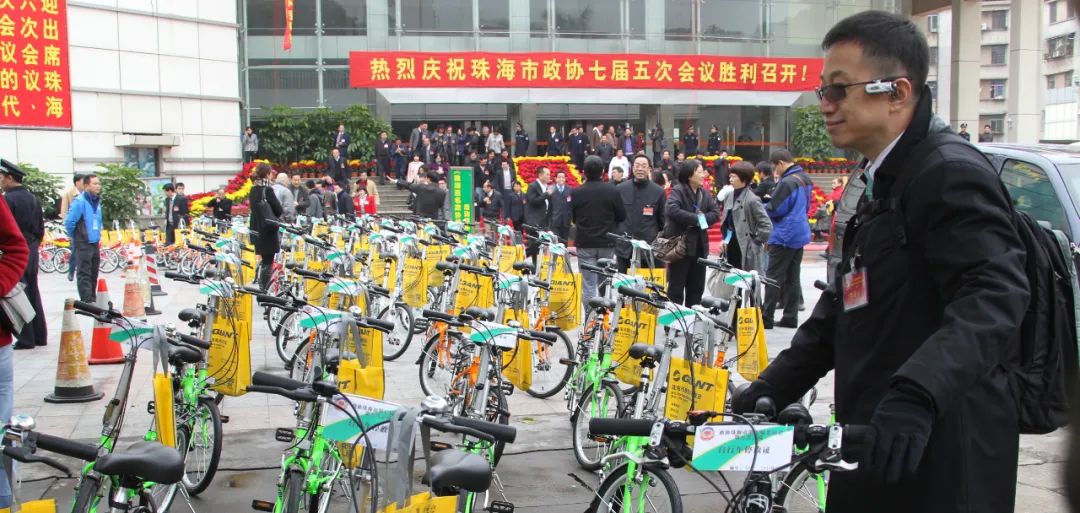 《中華英才》陳利浩：跨界“學(xué)者” “微言”大義